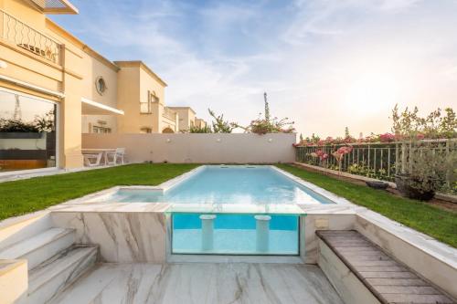 Elegant Lakeside Villa with Private Pool - image 12