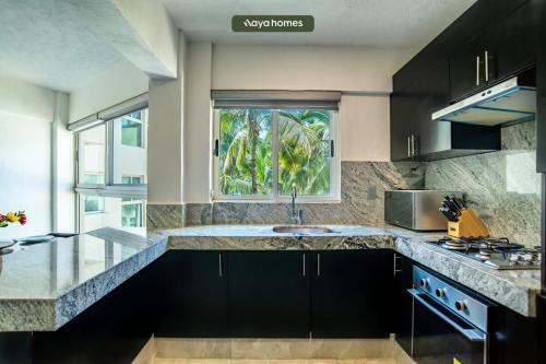 Beachfront 2BR Condo - Pool - Blue Flag Beach