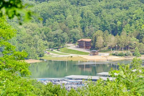 Dale Hollow Cottage with Covered Porch and Lake Views! in Frogue, USA