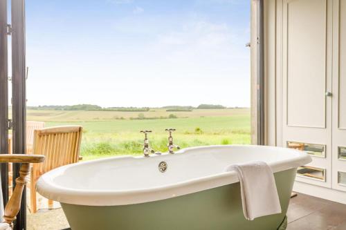 Iekārtas, 1 Bed in Wickhambrook oc-tosh in Wickhambrook