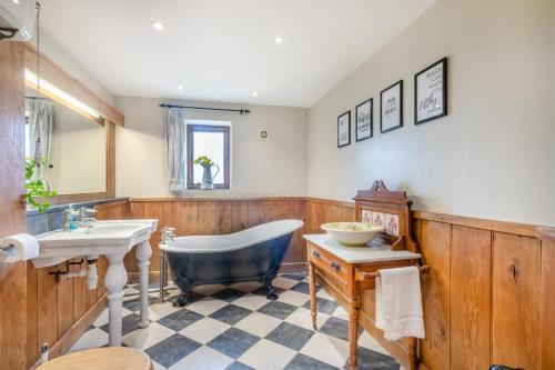 Iekārtas, 6 Bed in Wangford oc-e31107 in Uggeshall