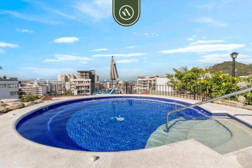 Stylish 2 BR Condo in Romantic Zone - Rooftop Pool - image 5