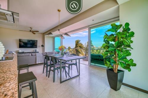 Luxury Oceanfront 2BR Condo with Private Balcony - image 5