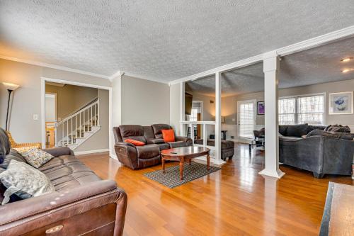 Centrally Located Fayetteville Home: Deck + Yard in Fayetteville (GA)
