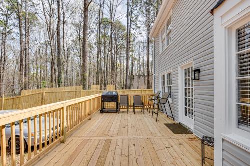 Centrally Located Fayetteville Home: Deck + Yard in Fayetteville (GA)