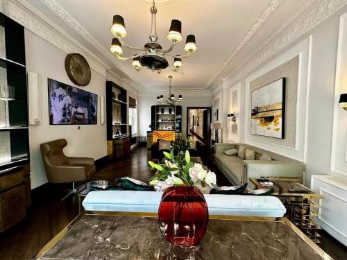 Stylish Central London Haven - image 10