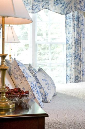 A Williamsburg White House Inn - image 10