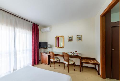 3 twin beds