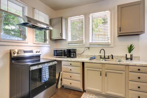 4BR Griffin Home | Walk Downtown | Large Driveway in Griffin (GA)