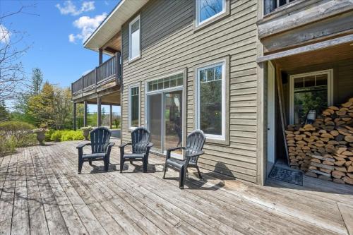 Topaz Beach Cottage AC Waterview in Sauble Beach (ON)