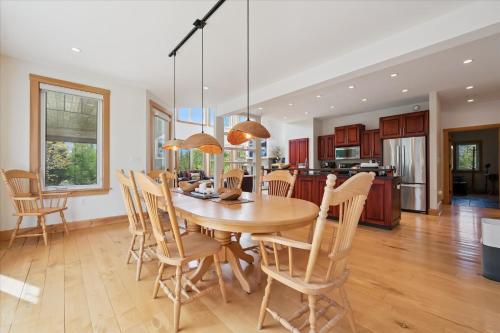 Topaz Beach Cottage AC Waterview in Sauble Beach (ON)