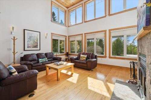 Topaz Beach Cottage AC Waterview in Sauble Beach (ON)