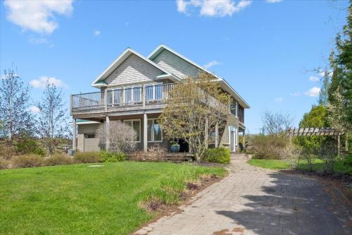 Topaz Beach Cottage AC Waterview in Sauble Beach (ON)