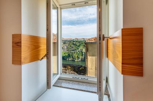 Dos Guindais - Turismo Urbano, Miradouro, Porto