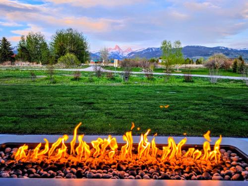 Modern 5BR Teton Home with Spa & Views - image 9