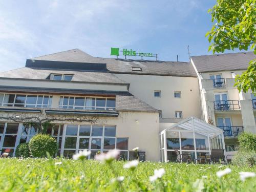 ibis Styles Chinon Hotel de charme Chateau de Basché
