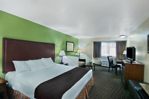 Oxford Suites Hermiston