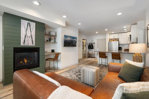 Base Village Ski In-Out Luxury Condo #2507 Hot Tub & Great View - FREE Activities & Equipment Rentals Daily - image 30