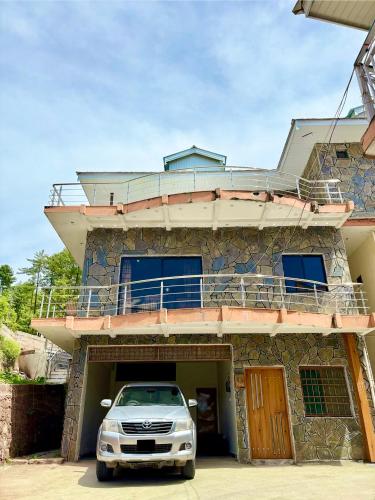 Exterior view, Spacious 2BR Family Retreat Wifi & Private Floor in Bhurban