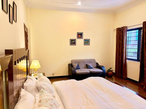 Spacious 2BR Family Retreat Wifi & Private Floor in Bhurban