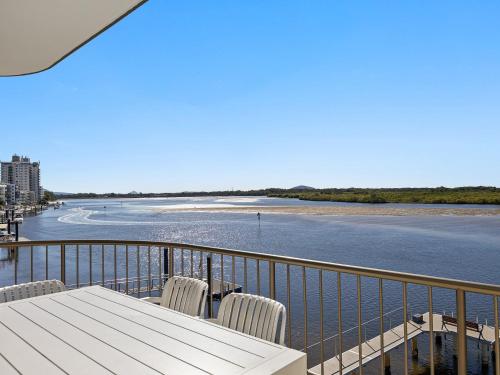 Wharf Lodge River View Apartment - Sunshine Coast