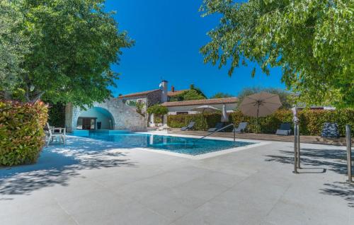 مسبح, Villa Lv in Fiorini
