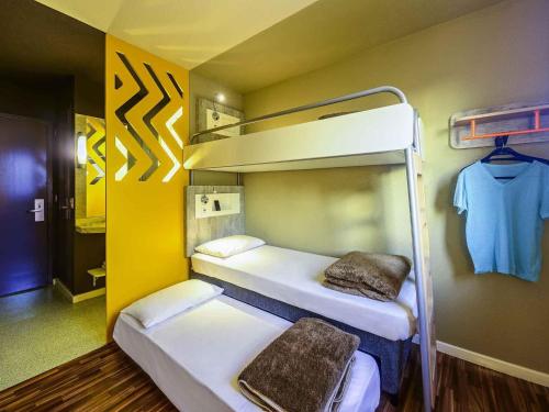 Ibis Budget SP Centro São João Room Type - Standard Room with One Bunk Bed and One Auxiliary Bed
