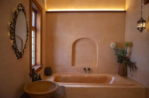 Bathroom, Kowhai Cottage, Pizza Oven, Super Central - KK32726 in Kaikoura