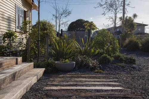 Facilities, Kowhai Cottage, Pizza Oven, Super Central - KK32726 in Kaikoura