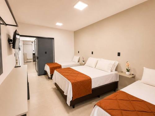 1 double bed, 4 twin beds, 2 sofa beds
