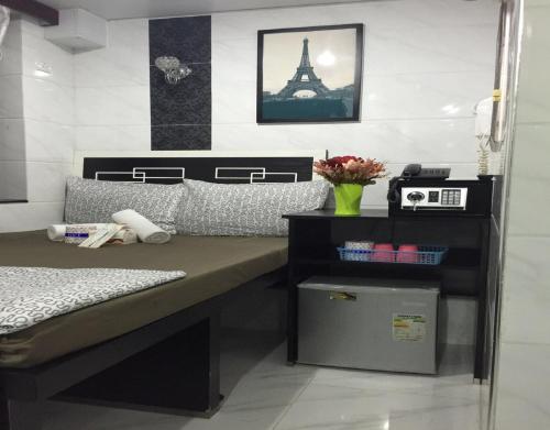 Standard Double Room image 4