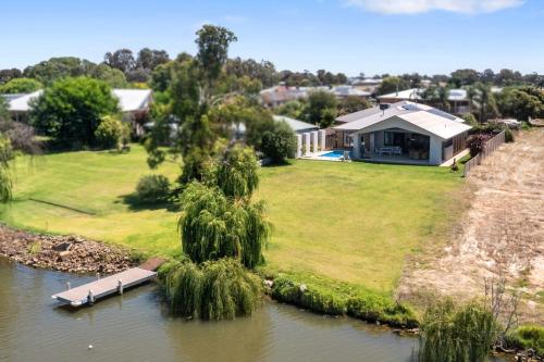 Woodbine Waters Lakehouse – Yarrawonga, TN