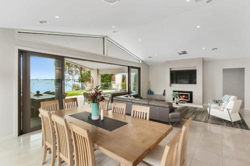 Woodbine Waters Lakehouse – Yarrawonga, TN