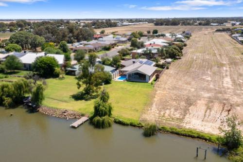 Woodbine Waters Lakehouse – Yarrawonga, TN