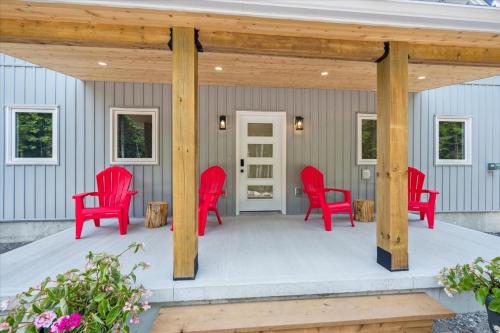Modern Forest Paradise Bruce Peninsula in Pike Bay (ON)