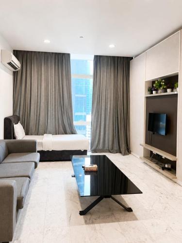 Rooftop Pool - Platinum Family Suites KLCC - image 10