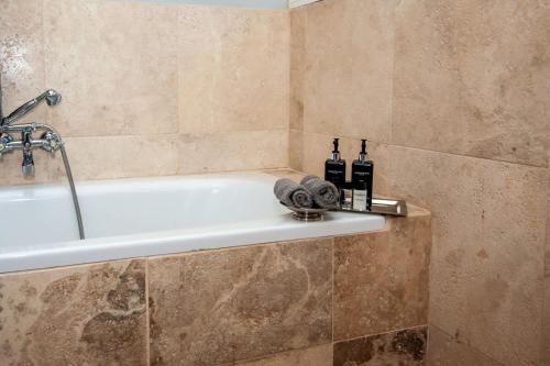 Tuscany in Camps Bay - One Bedroom - image 7