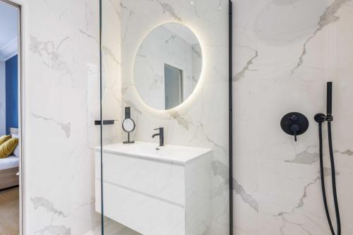 Shower, Chic apartment - 2BR 4P - Trocadero in Tour Eiffel