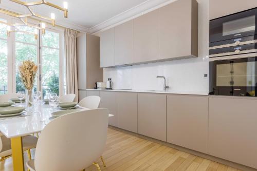 Kitchen, Chic apartment - 2BR 4P - Trocadero in Tour Eiffel