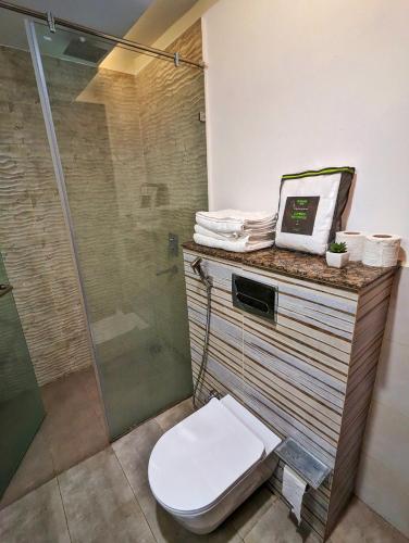 Goldcrest Mall and Residency Private One-Bed Apartment - By Alvis Suite - image 5
