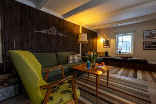 Perla in Lofoten - big and cosy Lofoten house close to the sea in Barstrand