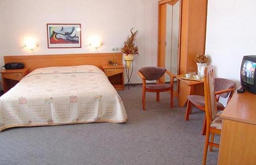 Apartment image 3