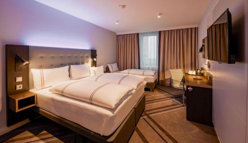 Premier Inn Stuttgart Bad Cannstatt - Tap to explore photos