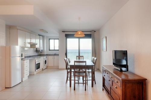 주방, Sea You Apartamentos Valencia Port Saplaya in 알보라야