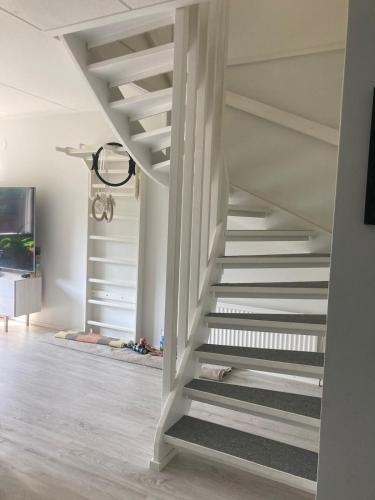 Rauhaisa keidas luonnon keskella lahella keskustaa in Herttoniemenranta