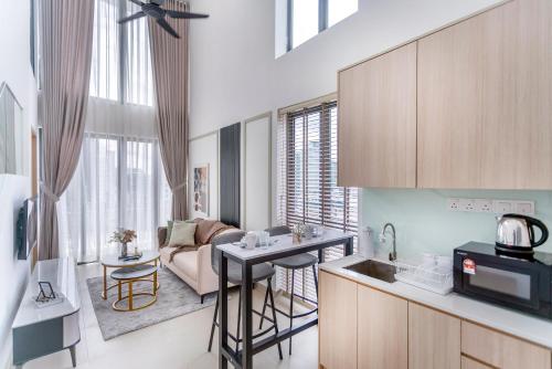 The Colony & Luxe Serviced Residence KLCC View and near Quill City Mall in Little India