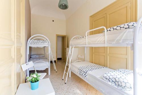 Moon Light Hostel in Palermo