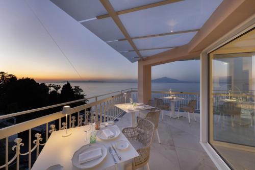 Restaurant, Hotel Regina in Sorrento