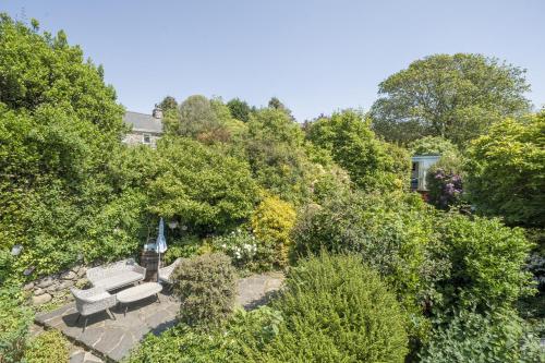 Sea view cottage walk to beach dog friendly in Lanfeira