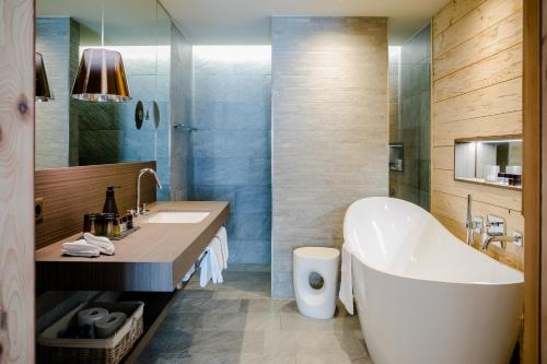 Hotel Piz Buin Klosters - image 3